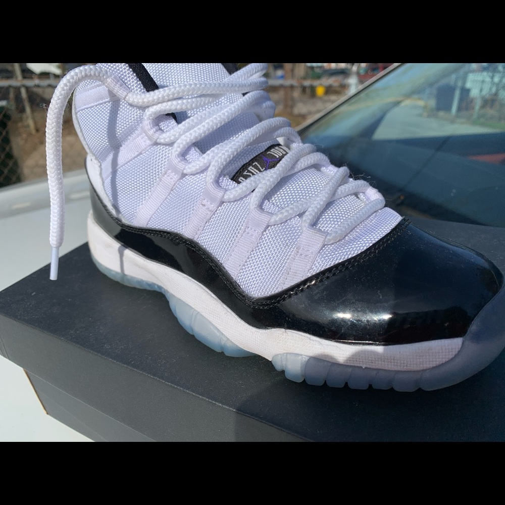 Air Jordan Retro 11 Concords 6.5Y